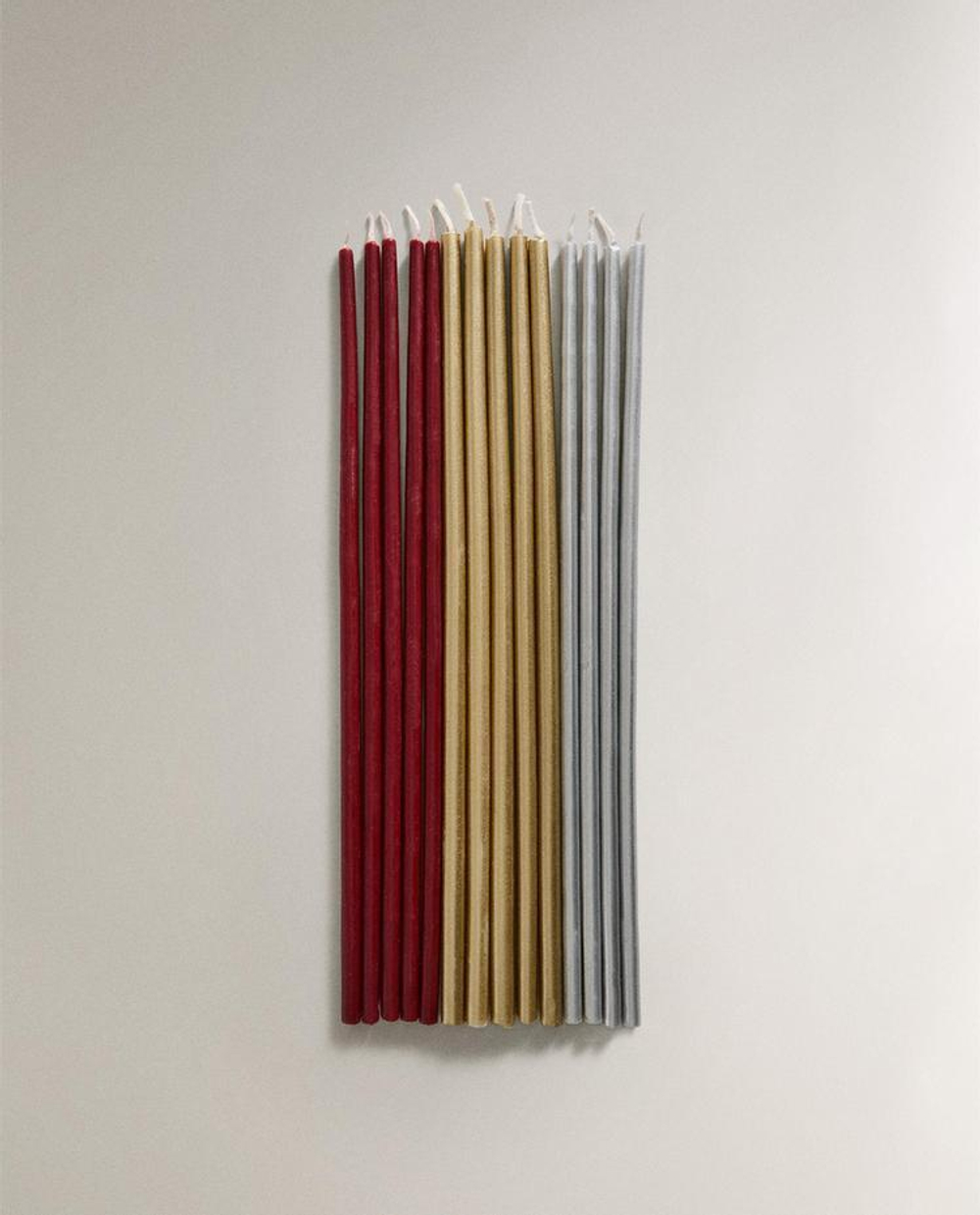 ZARA HOME НАБОР РАЗНОЦВЕТНЫХ РОЖДЕСТВЕНСКИХ ДЛИННЫХ СВЕЧЕЙ (НАБОР ИЗ 15 ШТУК), ЗОЛОТОЙ/СЕРЕБРЯНЫЙ