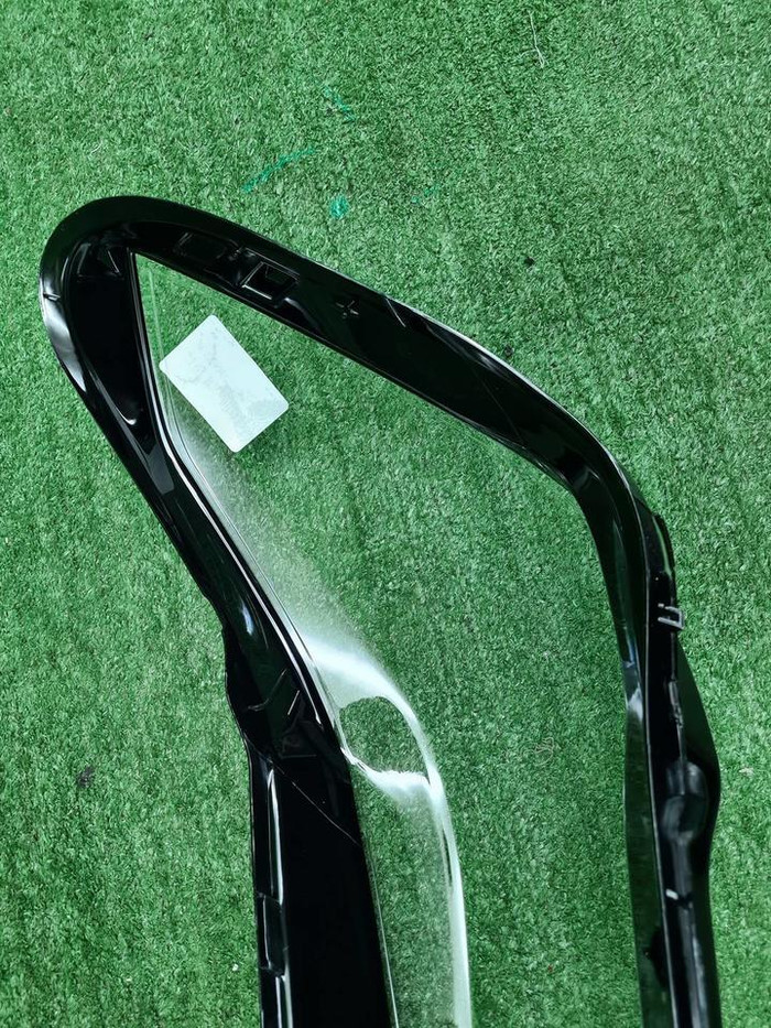 Стекло фары правое BMW X1 F48 (2019-2022)