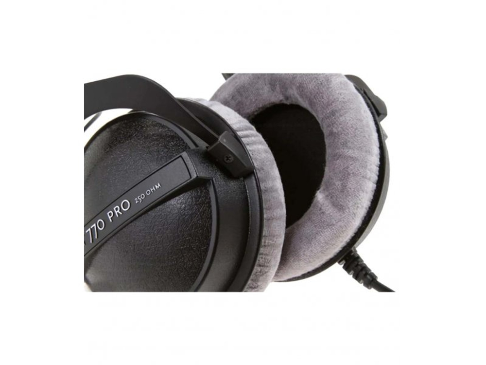 Наушники Beyerdynamic DT 770 Pro 250 Ohm черный