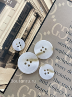Пуговицы Белые На Прокол3 с бежевыми прожилками
