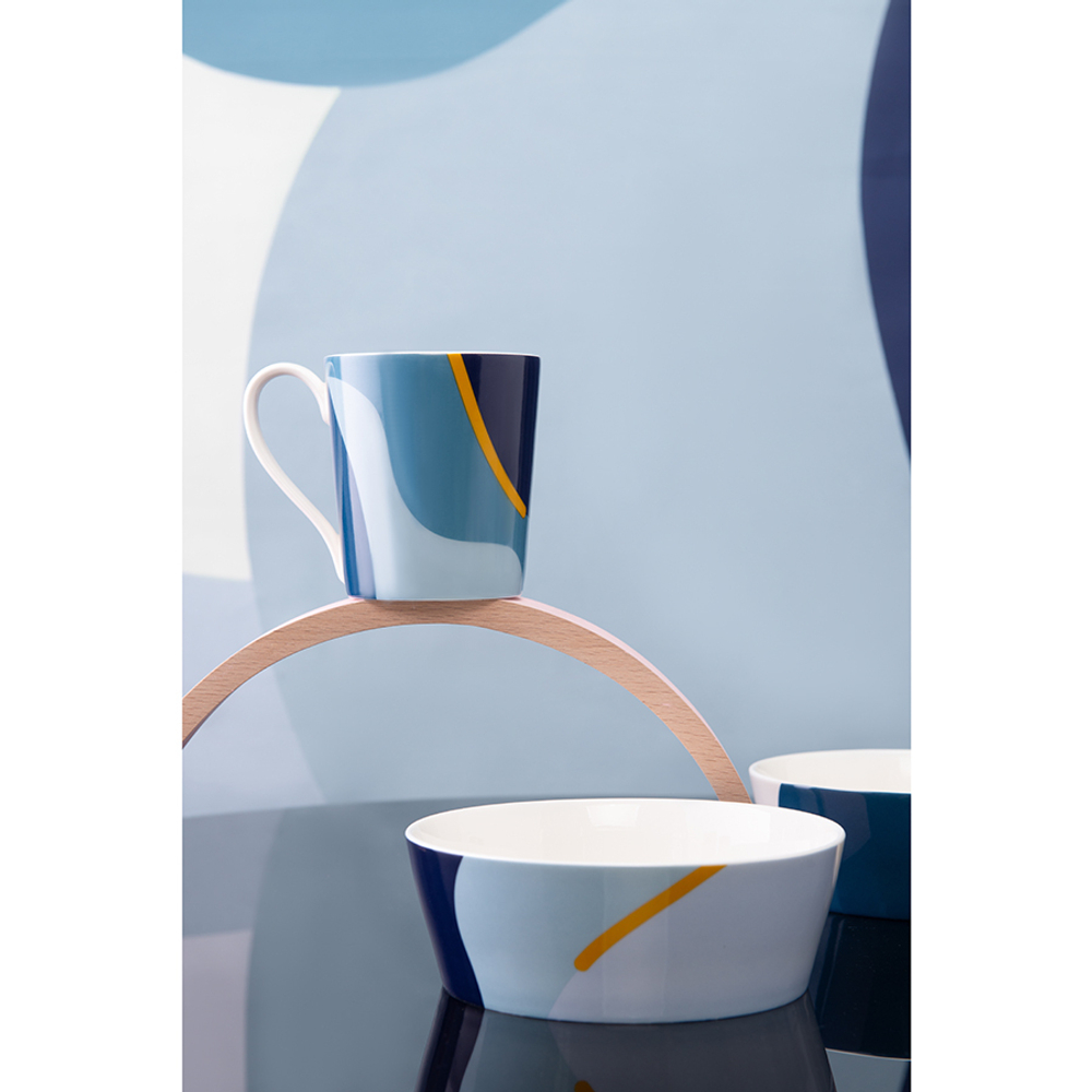 Кружка синего цвета с авторским принтом из коллекции freak fruit, 350мл