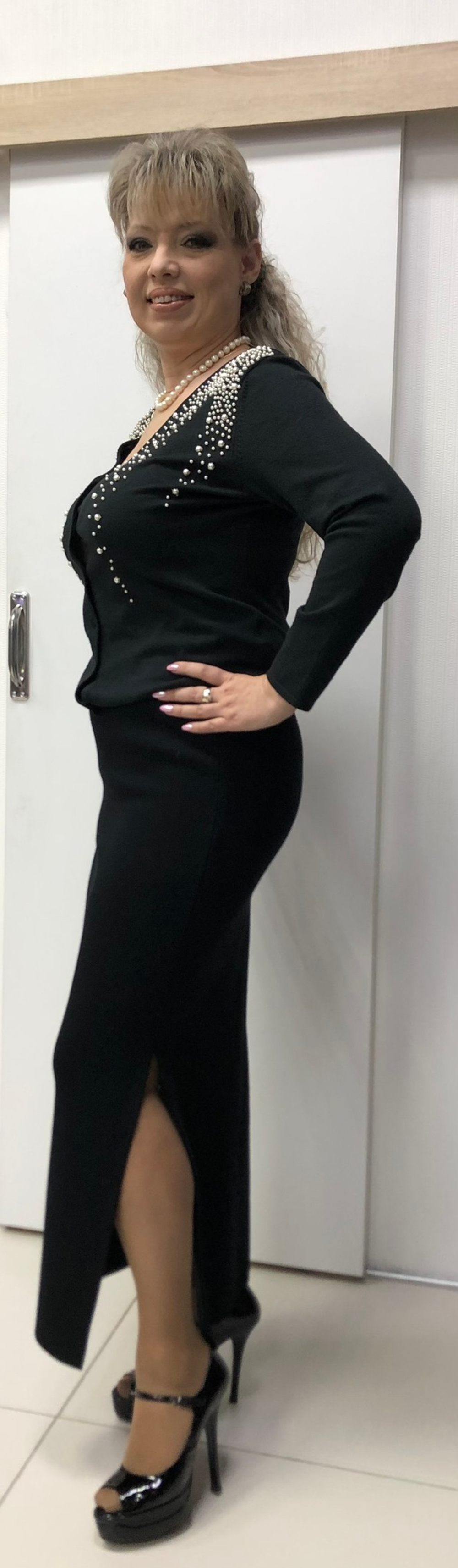 Теплая длинная юбка с двумя боковыми разрезами