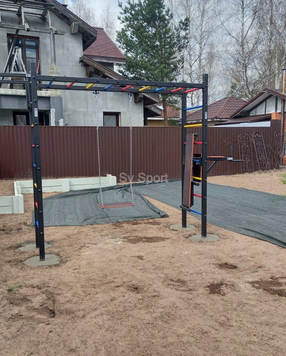 Монтаж уличной шведской стенки Sv Sport Рукоход (4 вертикальных столба)