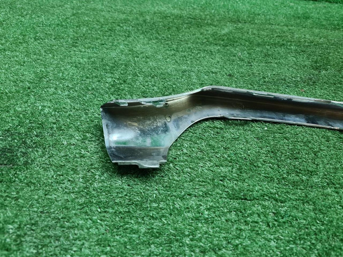 Молдинг бампера LH Mercedes C w205 (14-18) AMG