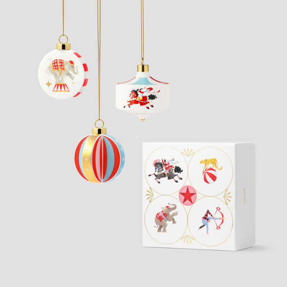 Набор из 3 елочных игрушек Farforite «Цирковое представление» в подарочной коробке