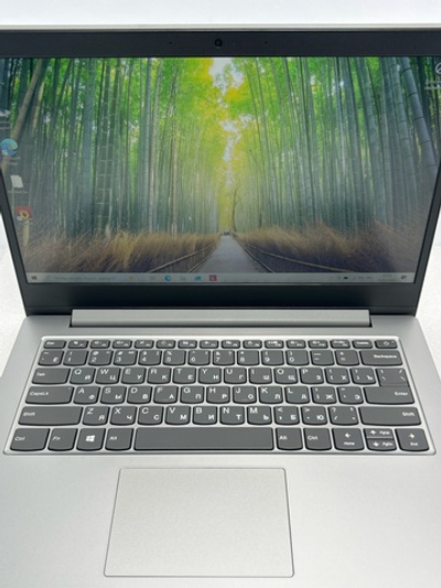 Ноутбук Lenovo IdeaPad 1 14IGL05 (81VU00H3RU) 14''/Intel Celeron N4020/RAM 4 GB/SSD 128 GB/Intel UHD Graphics 600/1920x1080/TN/Windows 11/Подсветка кл-ры Нет/Серебристый. Состояние: Уценка/небольшой след. на матрице от клавиатуры