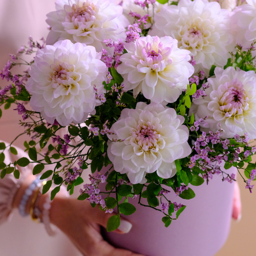 Купить Букет цветов георгин в шляпной коробке #38