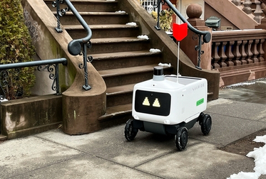 Стартап Аркадия Воложа запускает роботов-курьеров в Японии