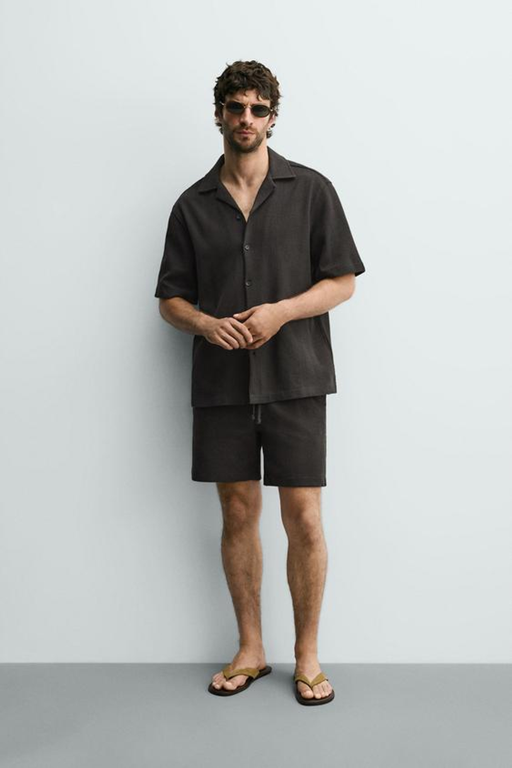 ZARA ШОРТЫ RELAXED FIT ИЗ РЕЛЬЕФНОЙ ТКАНИ, УГОЛЬНЫЙ