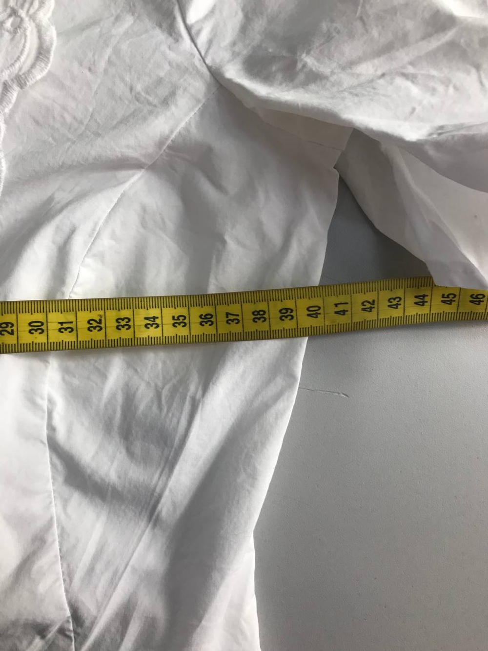 Блузка короткая для летнего образа, визуально на 40/42 размер