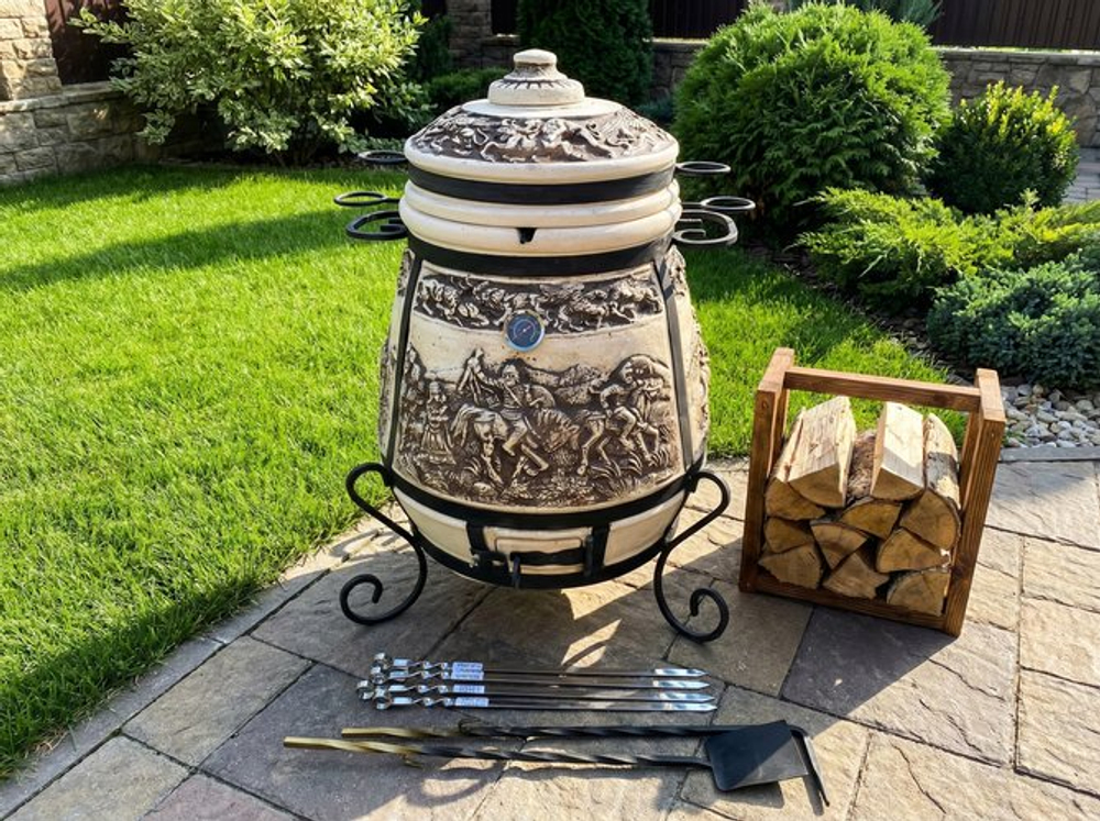 Если вы ищете, где **тандыр купить в Казани**, и нужен **тандыр с доставкой в Казани**, обратите внимание на **тандыр «Скиф» (Средний)** — это практичный **керамический тандыр** для дома и дачи. Такой **тандыр для дачи** и **тандыр для дома** часто выбирают как универсальный: комфортные размеры, удобная горловина и хорошая теплоёмкость. Модель подходит тем, кто хочет **купить тандыр** для шашлыка и лепёшек: это **тандыр для шашлыка**, **тандыр для мяса**, **тандыр для курицы**, **тандыр для рыбы**, **тандыр для овощей**, **тандыр для лепёшек**. Здесь есть **тандыр с термодатчиком (термометром)**, удобная **крышка на петлях** (откидная крышка) и **поддувало на петлях**, чтобы легко регулировать жар и тягу. Толщина стенки **5 см** помогает стабильно держать температуру, а загрузка **до 8–10 кг** удобна для готовки на компанию. Если вам нужен **тандыр в Казани в наличии**, **тандыр с доставкой**, **тандыр с самовывозом** или **тандыр купить недорого** (под бюджет — подберём), напишите нам: поможем сравнить модели и оформить **доставку тандыра по Казани** или отправку через **ПЭК / Деловые Линии**. Также у нас есть **большой выбор тандыров**, **тандыры в наличии Казань**, **магазин тандыров Казань** — можно приехать, посмотреть и выбрать.