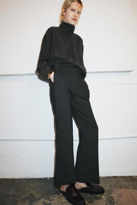 ZARA УКОРОЧЕННЫЕ РАСКЛЕШЕННЫЕ БРЮКИ ZW COLLECTION, ТЕМНО-СЕРЫЙ