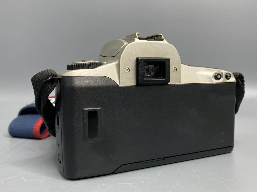 Canon EOS 300 EF 28-90 mm F/4-5.6 II