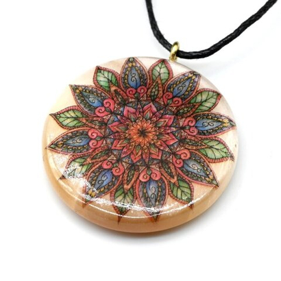 Кулон из селенита круглый №9 "Мандала" 33*33мм, на шнурке