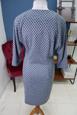 Платье лаконичное 46 размер