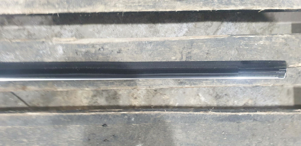 Молдинг двери передней правой Mercedes CLS C257 17-нв Б/У Оригинал A2577250600