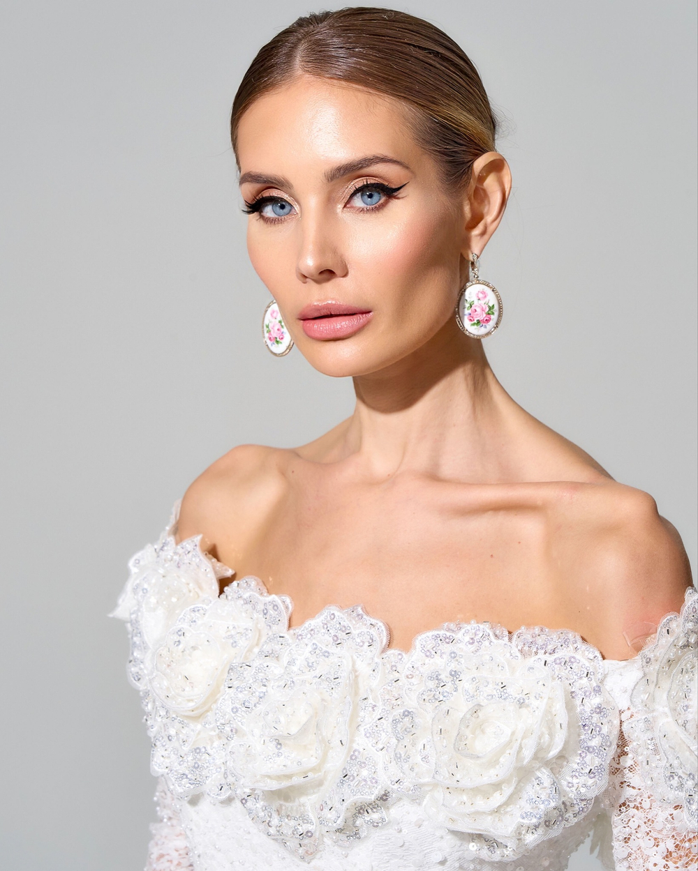 Корсетное платье Crystal Rose с вышивкой ручной работы