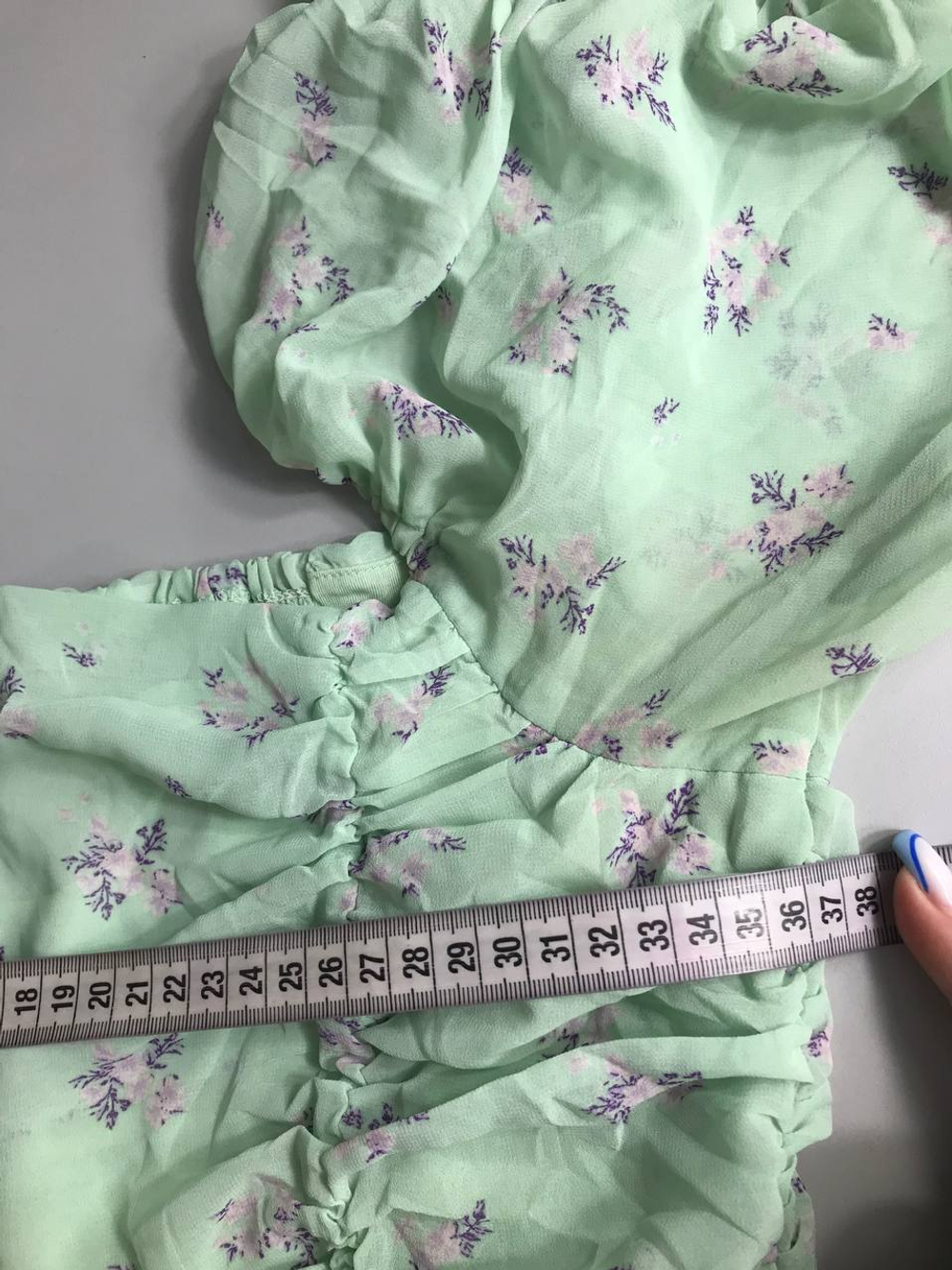 Блузка H&M нежного цвета, маркировка 36, визуально на 42 размер