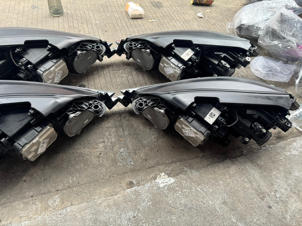 Оригинальная LED фара Volkswagen CC (левая/правая),