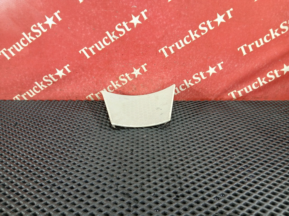 Крышка динамика правая