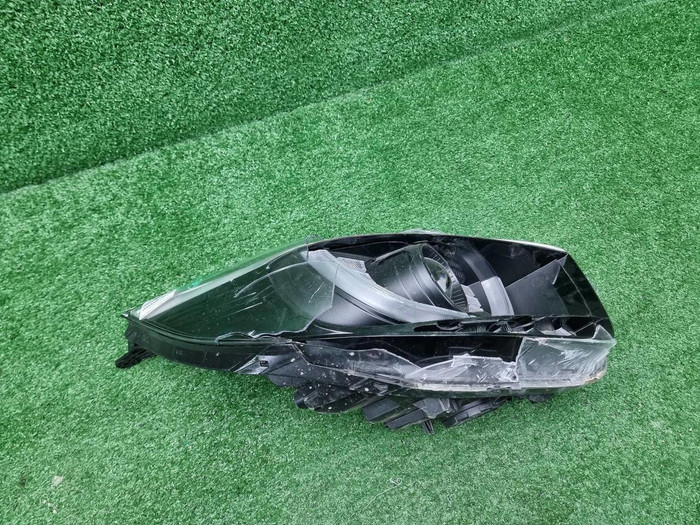 Битая Фара правая Kia Picanto 3 JA (17-21) галоген