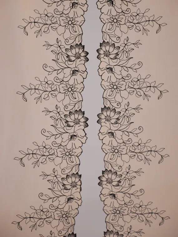 05-167 Вышивка на неэл. сетке 21 см, насыщенно-бежевый/черный (левая)