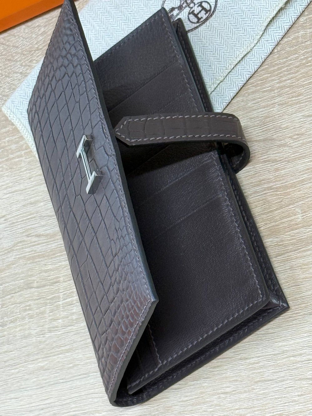 Кошелек Hermes из кожи крокодила