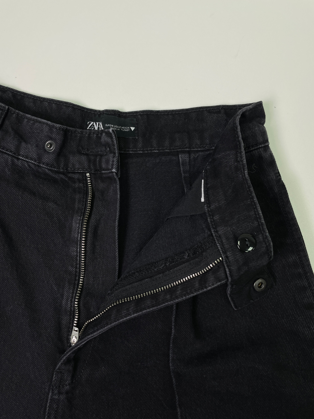 Джинсы Zara