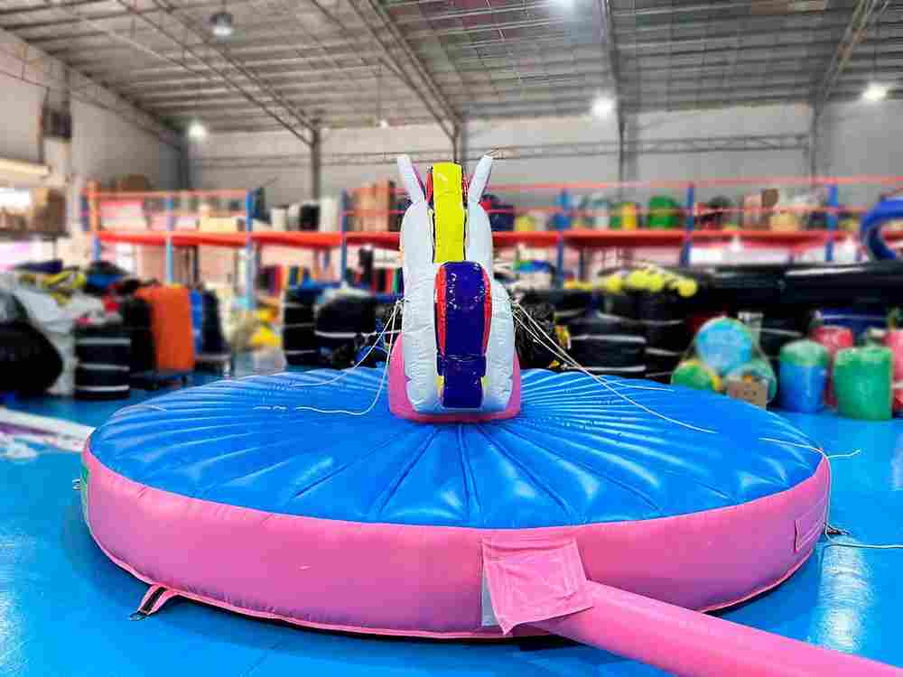 Надувная командная игра "Удержись в седле" 5*5*2,6м