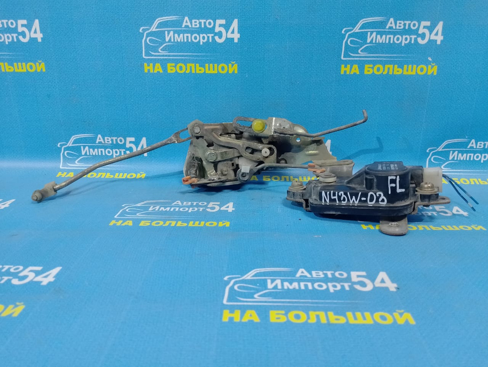 Замок двери передней левой MITSUBISHI CHARIOT 1991-1997