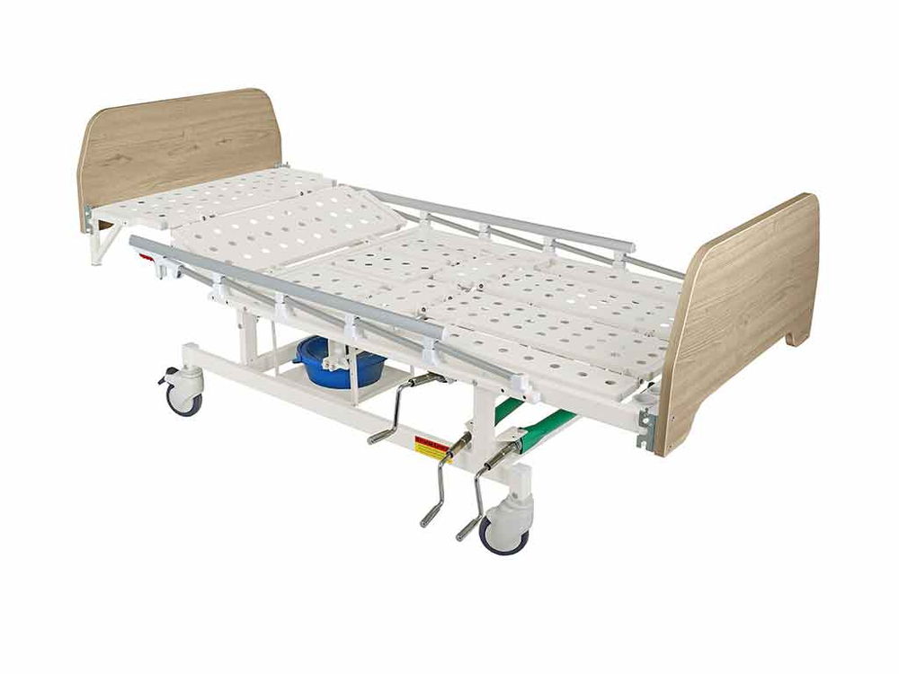 Кровать адаптационная механическая с туалетным устройством MBН