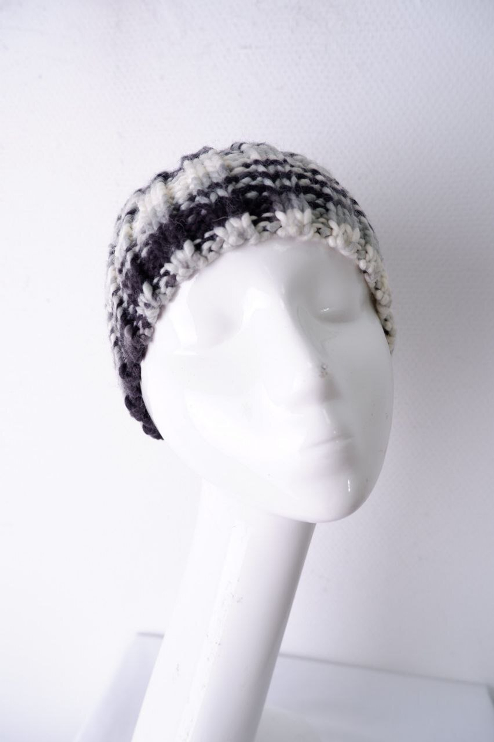 Шапка объемная