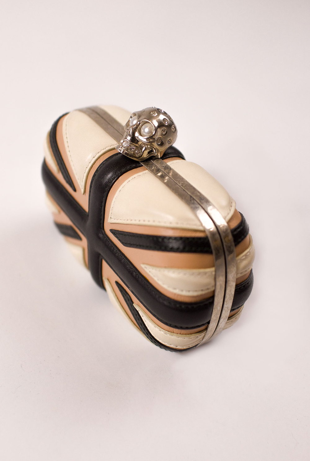 6699E2A2-75F2-4F20-8D40-0A68CB1AFBFC