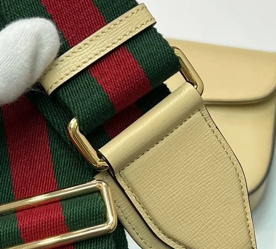 Женская мини-сумка Gucci Horsebit 1955 бежевый