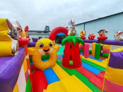 Коммерческий надувной батут «Весёлая компания 2»,  8*6*5 м