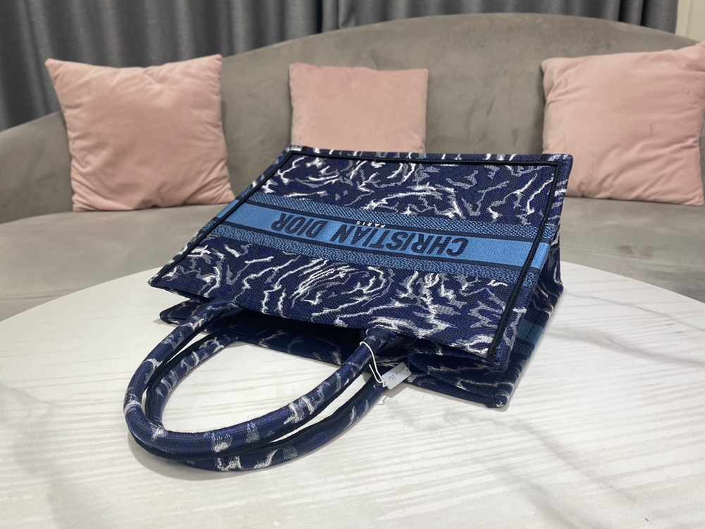 Christian Dior Book Tote 36 cm