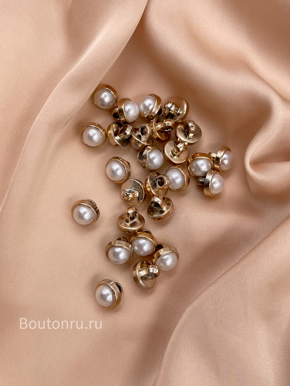 Пуговицы жемчужные в золоте