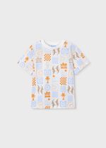 две футболки с шортами