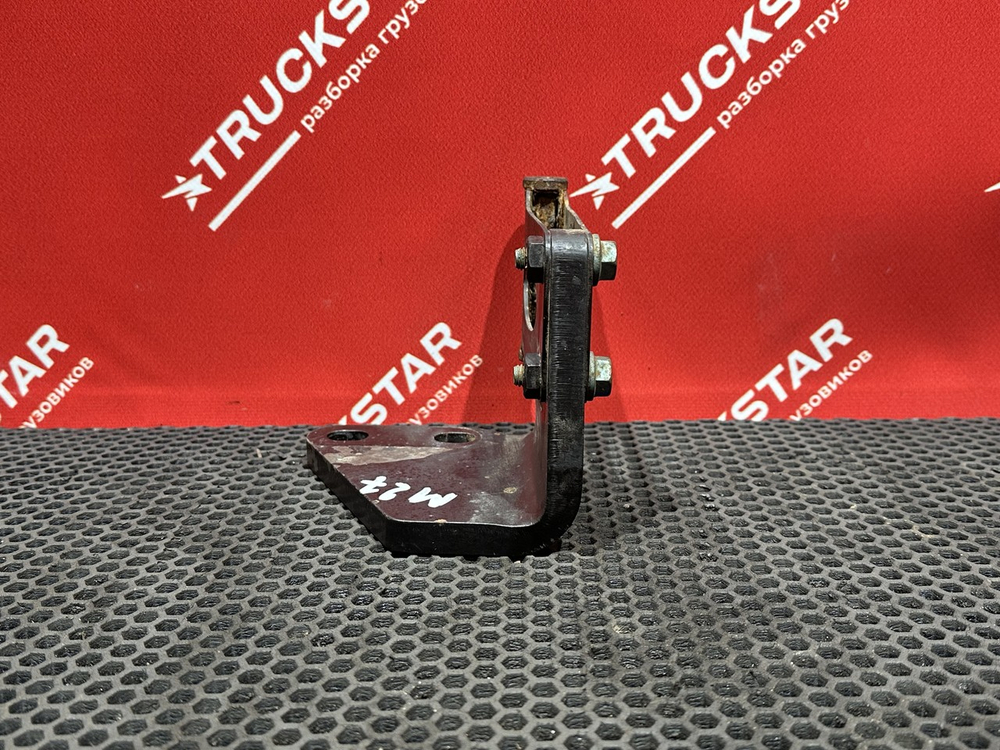 Кронштейн глушителя