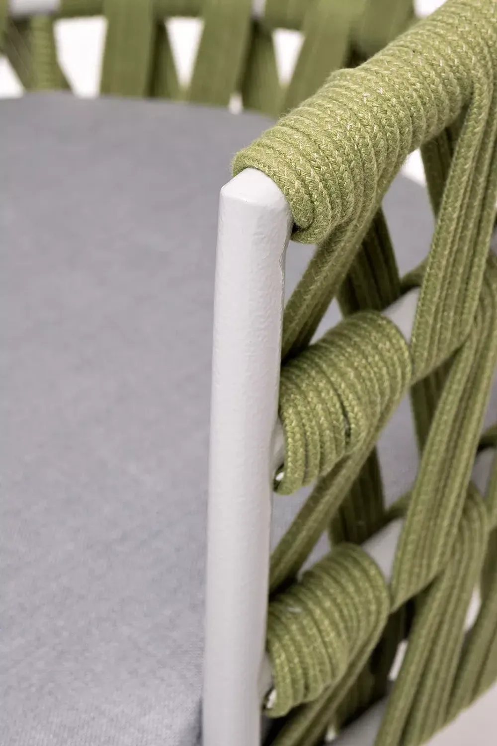 "Диего" стул плетеный из роупа, каркас из стали светло-серый (RAL7035) шагрень, роуп салатовый меланж круглый, ткань светло-серая