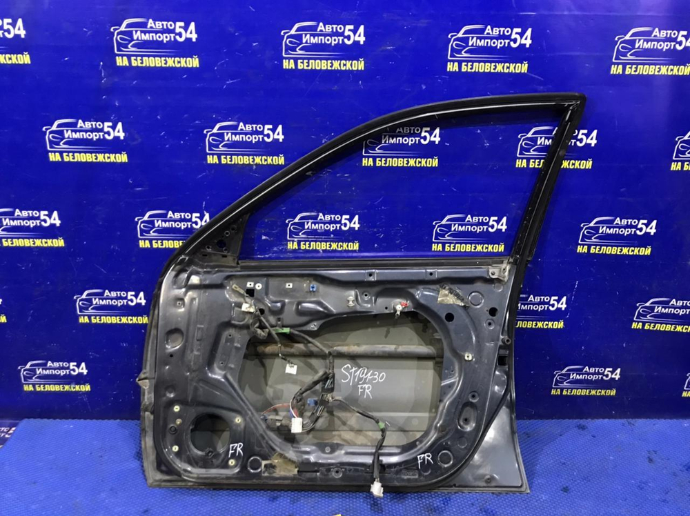 Дверь передняя правая TOYOTA CORONA 1993