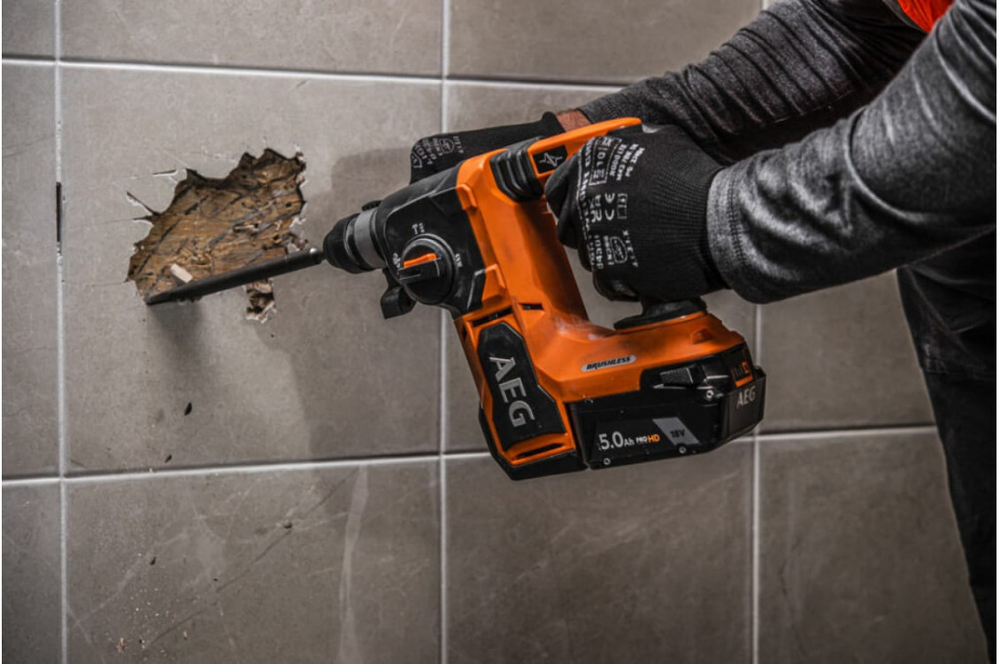 Перфоратор аккумуляторный AEG BBH18BL2-0 4935480697