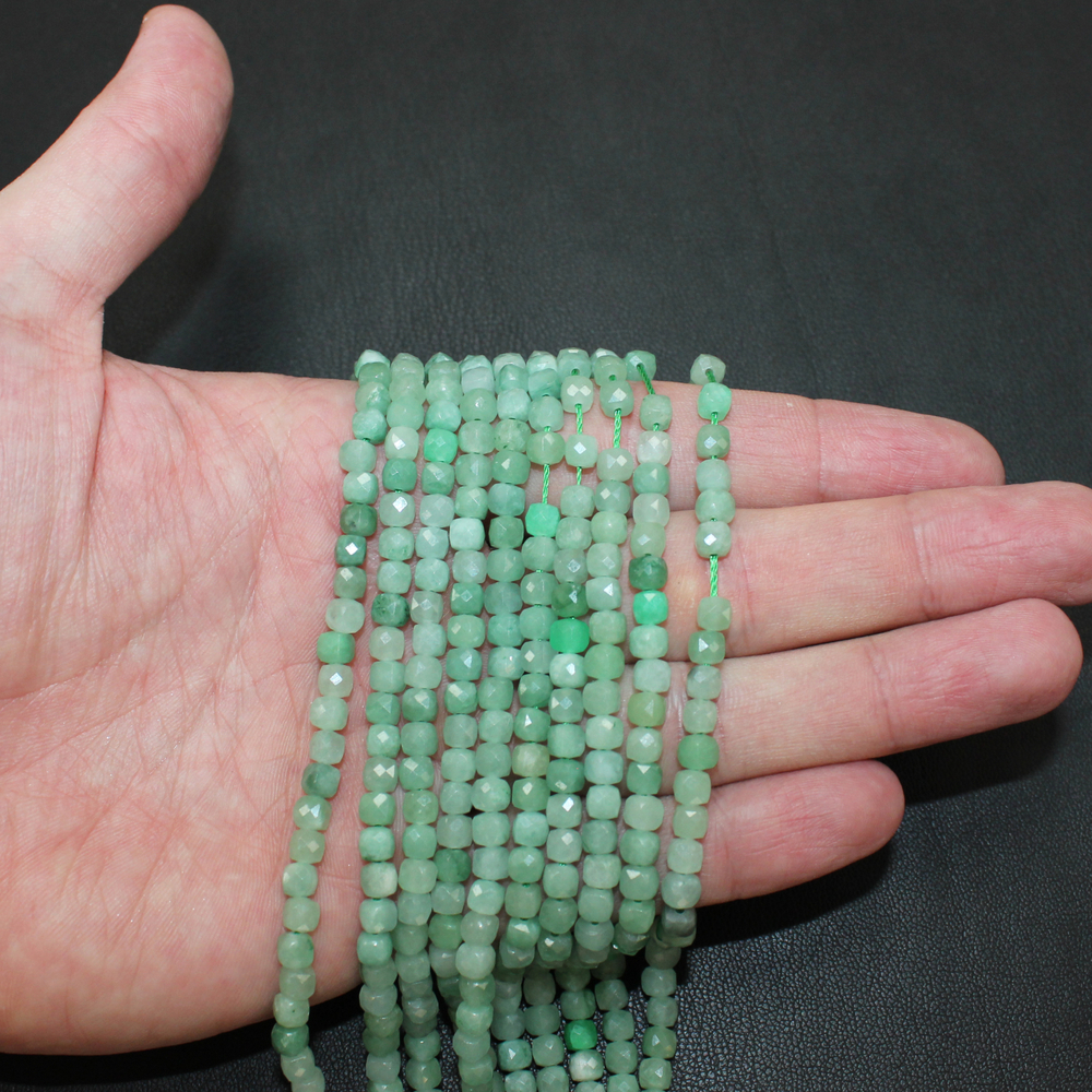 Нефрит куб юв 4мм