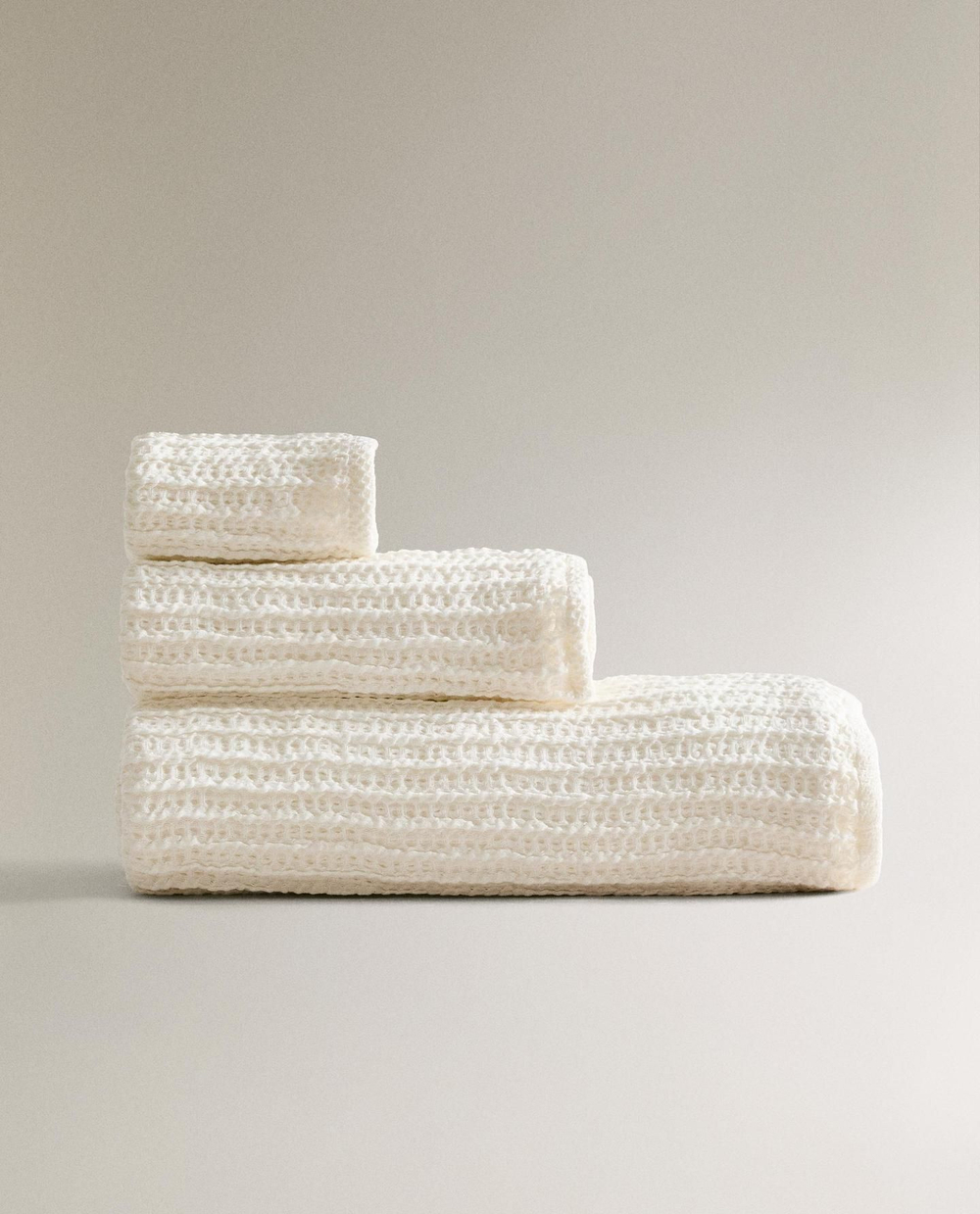 Zara Home - Банное полотенце с вафельной текстурой и гладкой бордюром, белый, 30х50 см