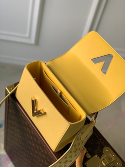 Louis Vuitton Twist MM