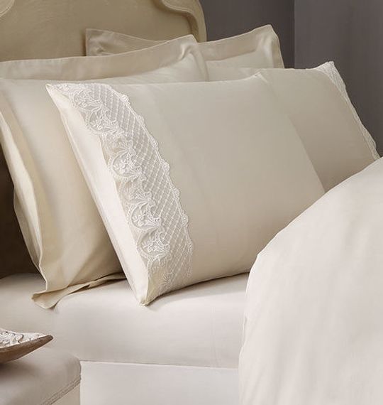 Постельное белье OLIVIA бежевый с кружевом deluxe TIVOLYO HOME Турция