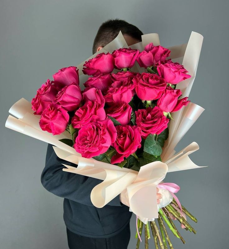 Букет премиальных роз Фул Монти 70 см (в упаковке) Букет премиальных роз Фул Монти 70 см (в упаковке)