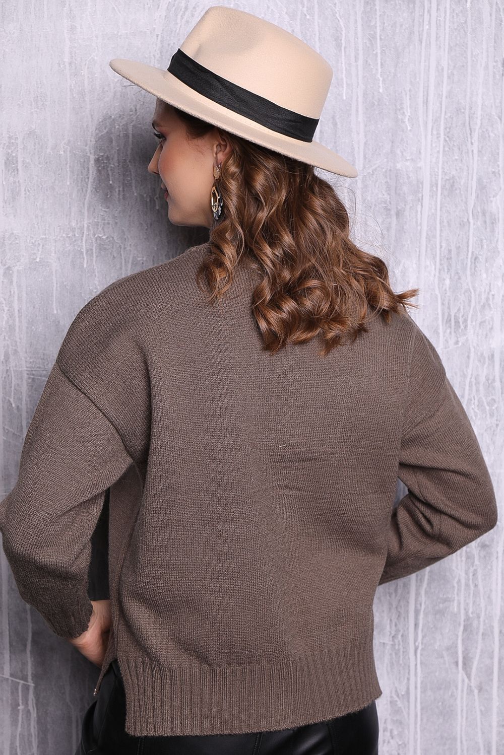 Свитер "Личный мотив" (шоколад) Elza (Акция)