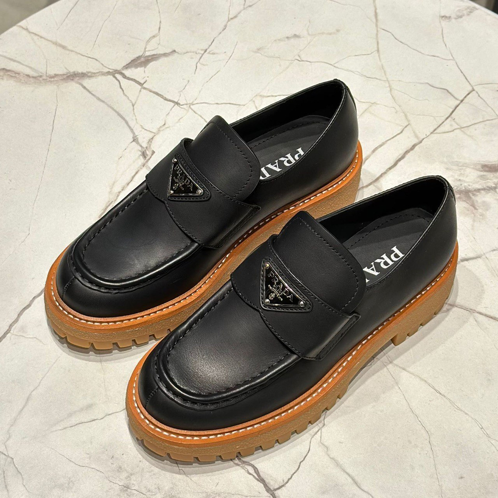 Лоферы Prada