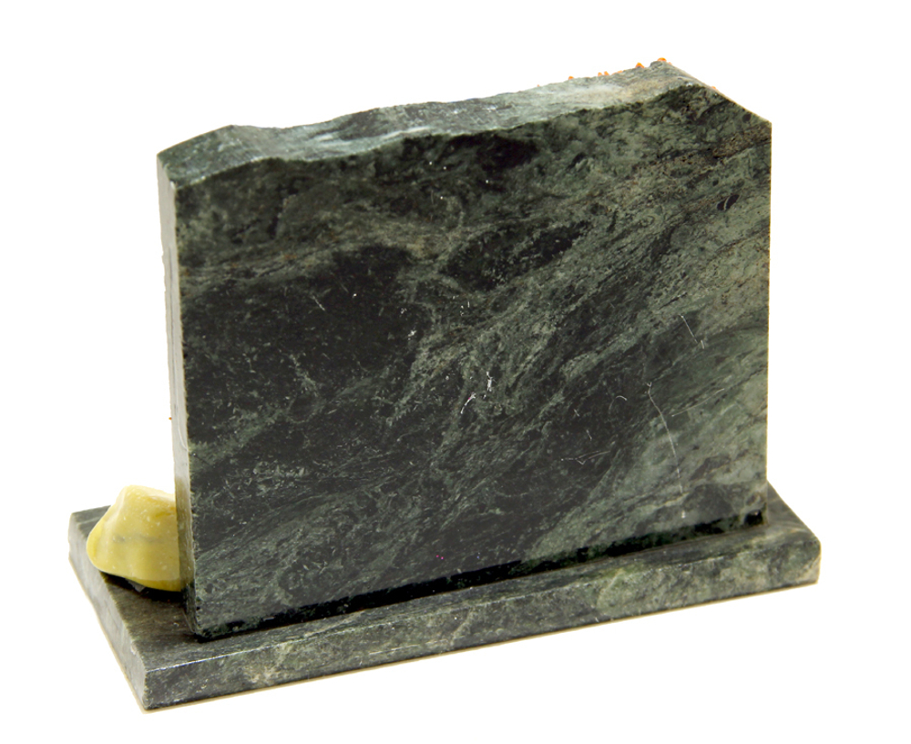 Скол камня (змеевик) с рисунком и минералами " Чароитовый закат" 120-55-100 мм вес 500 гр